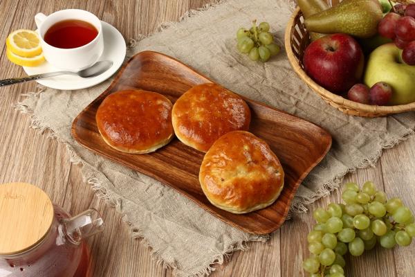 Пирожок с изюмом